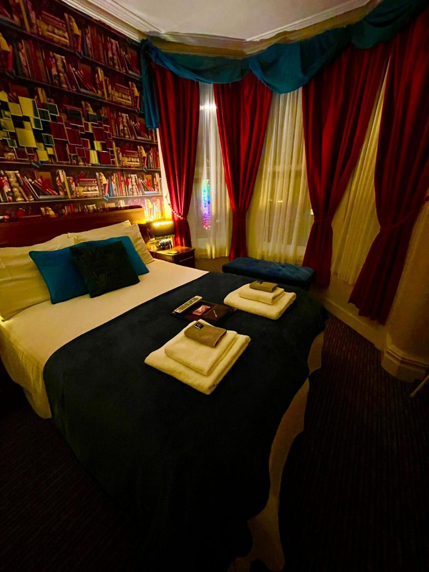 Gabrielles Bed and Breakfast Blackpool Exteriör bild